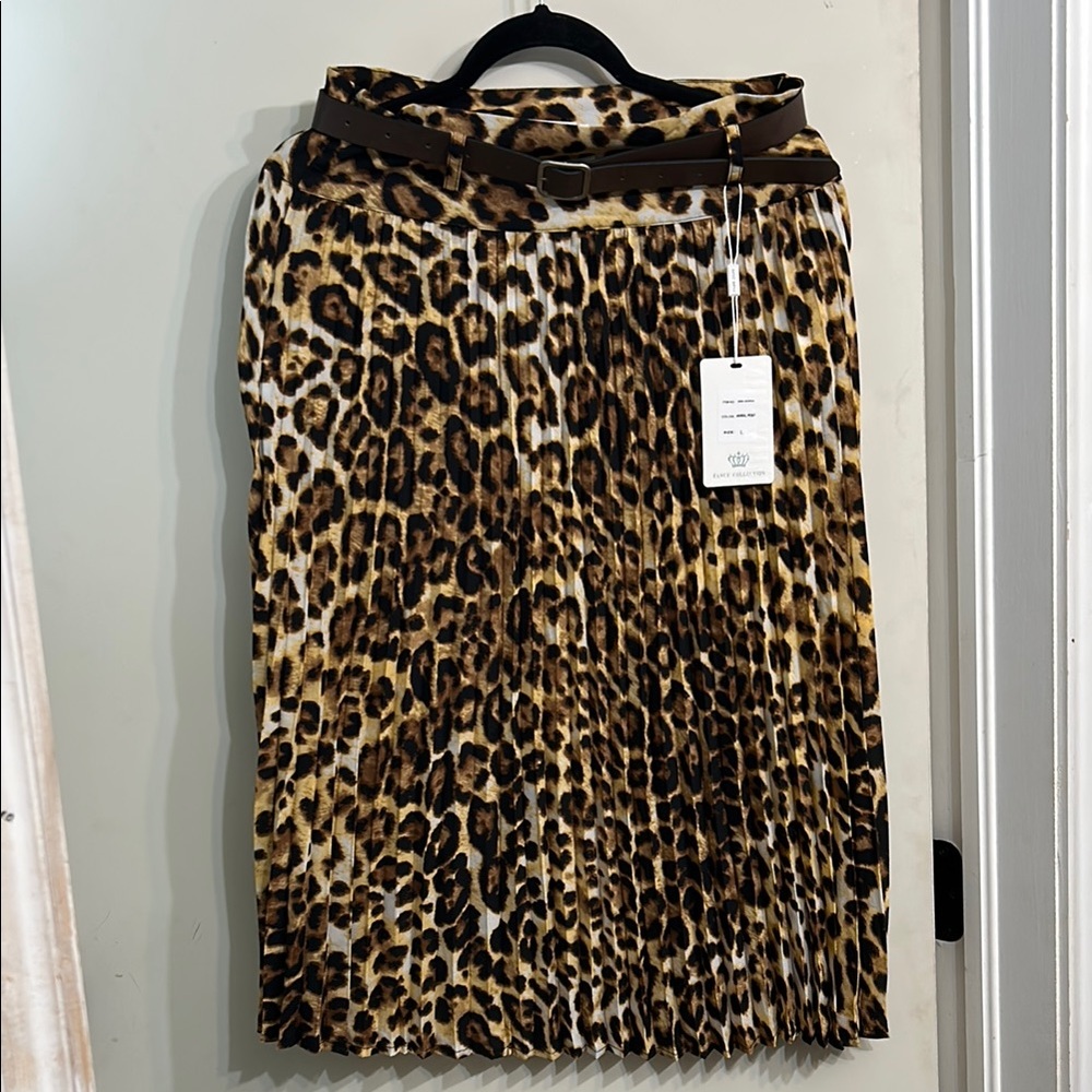 Leopard Print Pleated Skirt with Belt